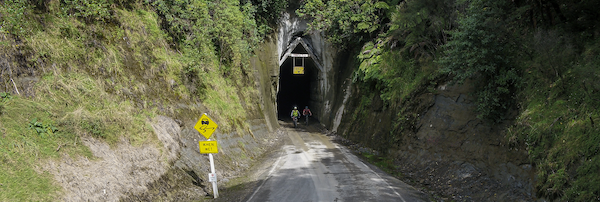 Moki Tunnel entlang des Forgotten World Highway